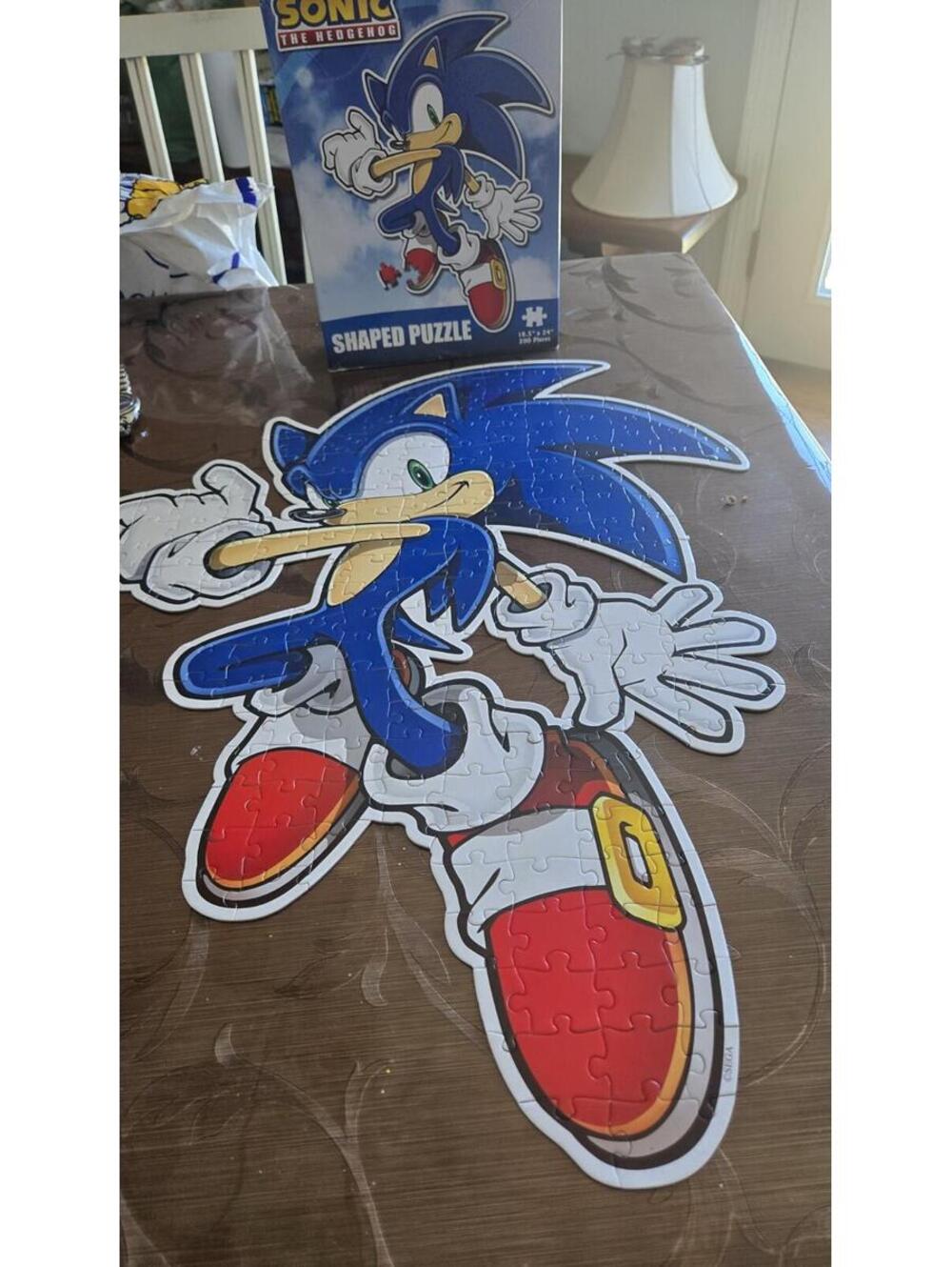 SONIC The Hedgehog Shaped Puzzle - Sega 200 Piece Pieces